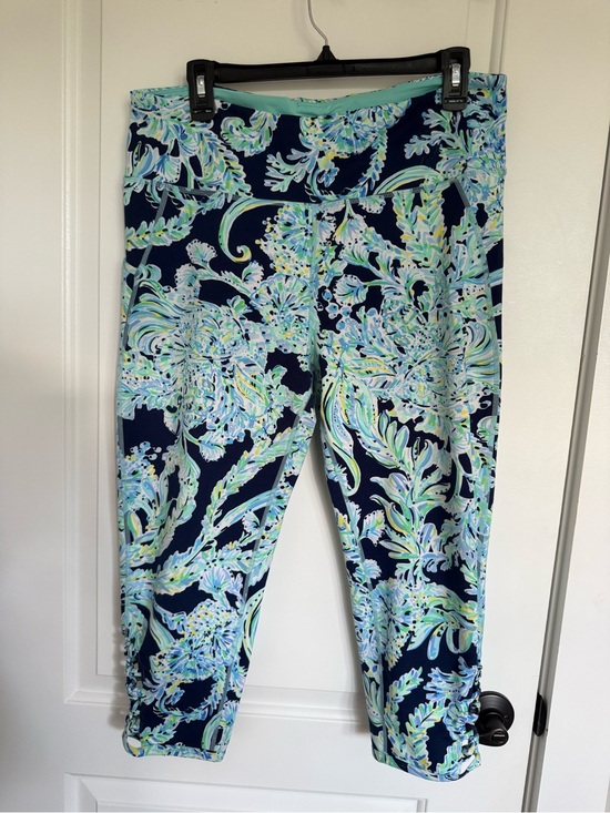 Lilly Pulitzer Pants - Lilly Pulitzer Lux 21" Weekender High Rise Crop Leggings Scuba Doo lattice XL